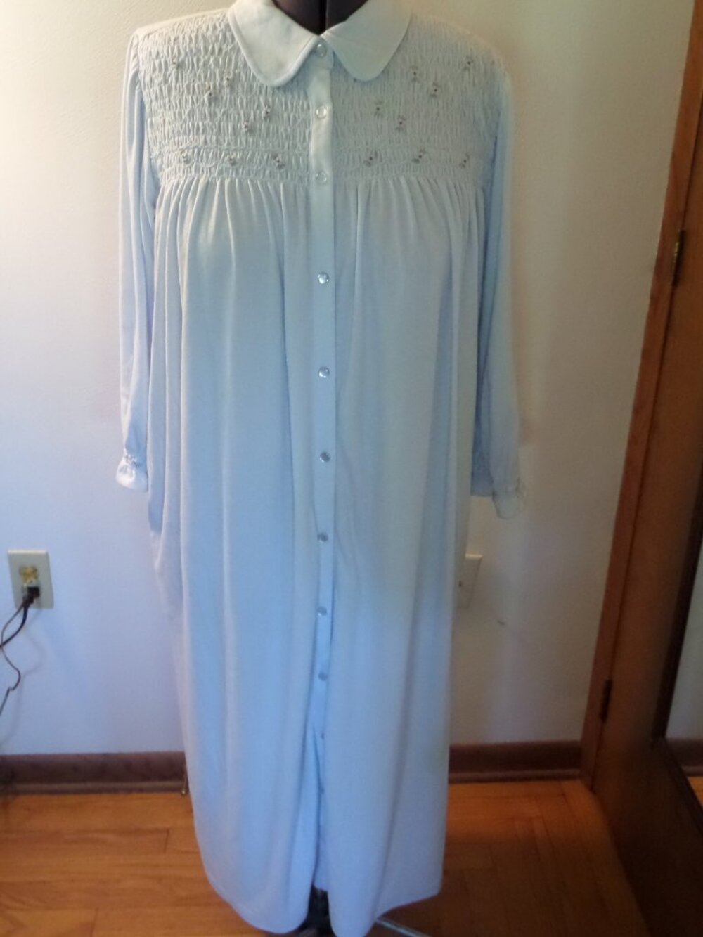 Go Softly Women's Petite Light Blue Full Length Robe with Buttons Size PS NWT